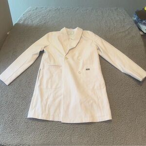 Figs Woman’s Double Breasted Lab Coat STYLE#: W22SP1001 Size XS Color White